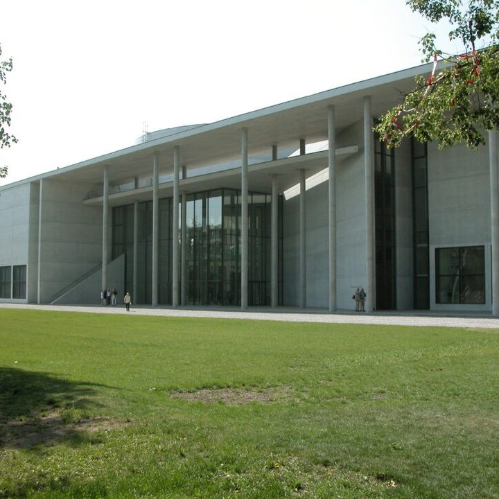 .bijouets alla Pinakothek der Moderne di Monaco