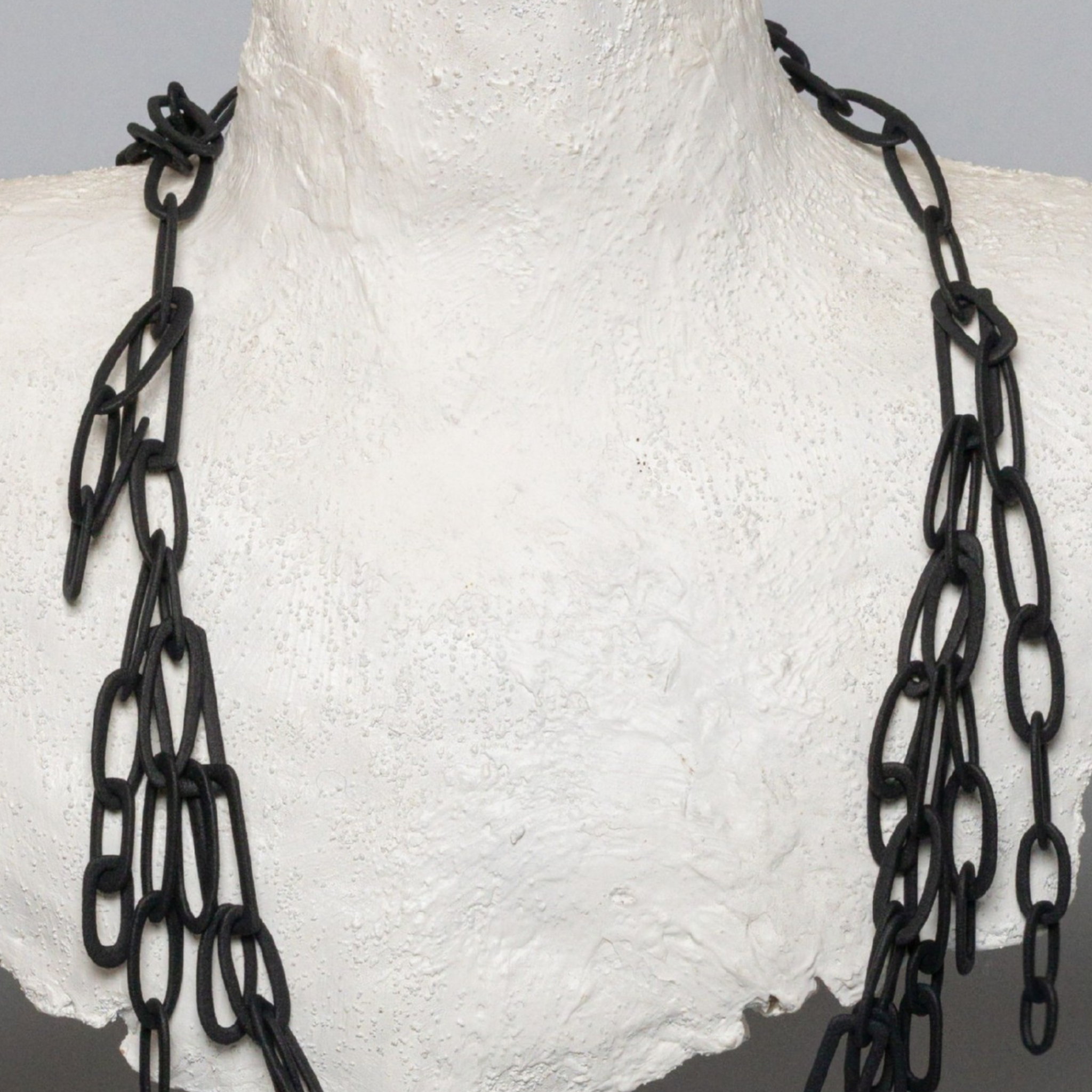 COLLANA_SALICE_BLACK_DETTAGLIO.png